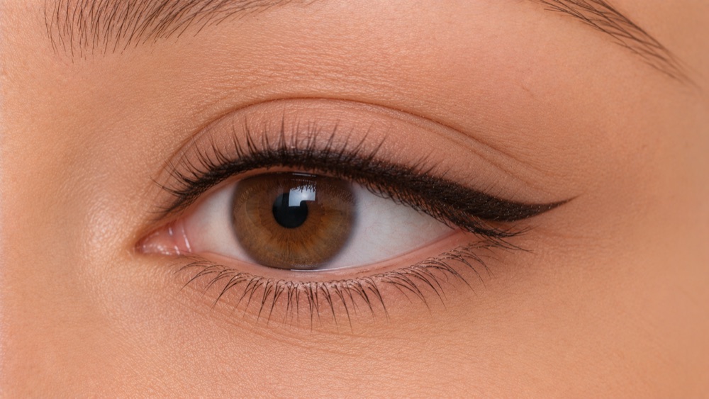 Permanent eyeliner